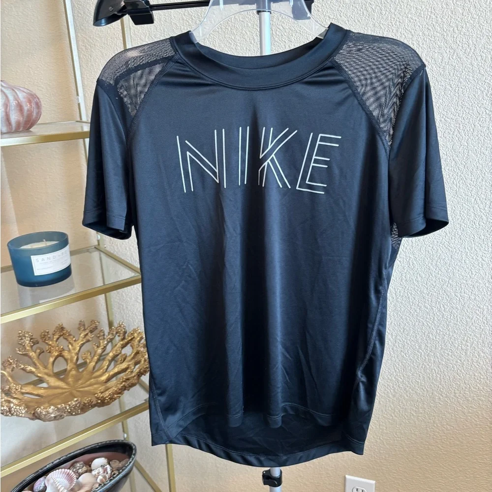 Nike‎ Running Dri-Fit Women’s M Black Mesh Short Sleeve Athletic Top